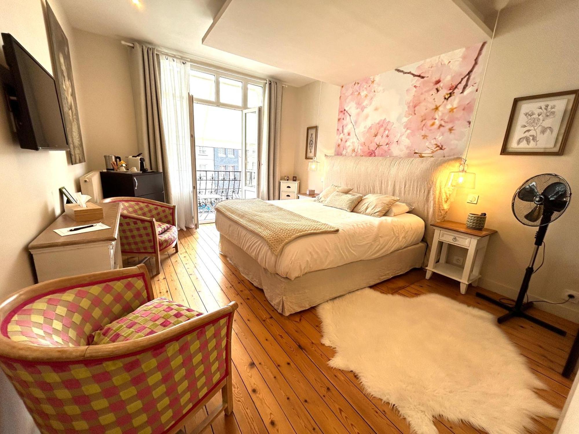 Romeo Ou Juliette Bed & Breakfast 3*